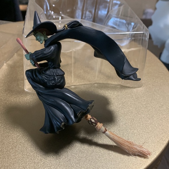 2009 HALLMARK 70th Anniversary Wizard of Oz /Wicked Witch of the West Ornament - Picture 4 of 14